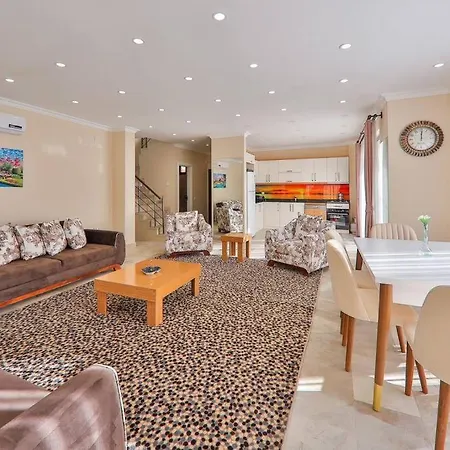 Doga Ihlamur / Kalkan Hotell